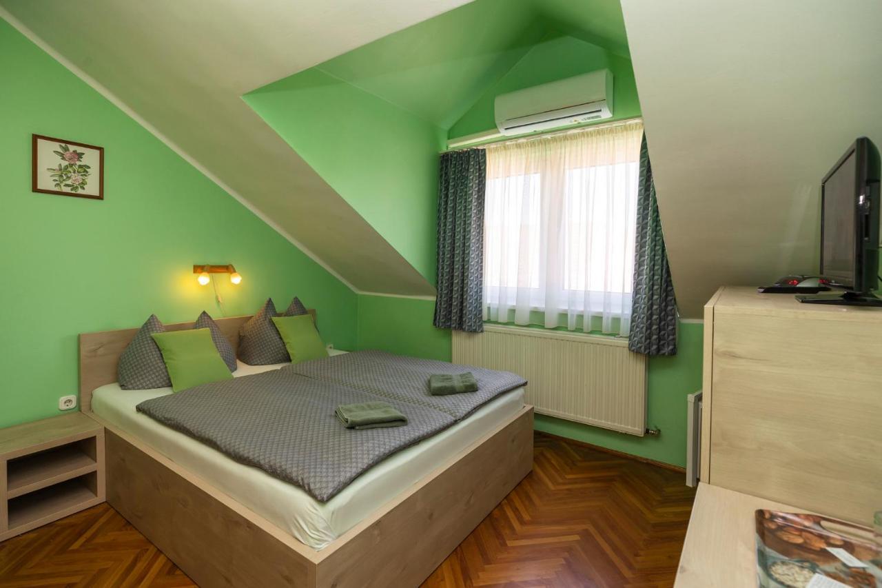 Cecey Vendeghaz Bed & Breakfast Eger Exterior photo