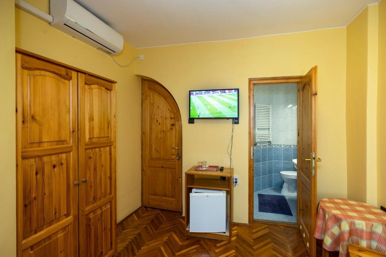 Cecey Vendeghaz Bed & Breakfast Eger Exterior photo